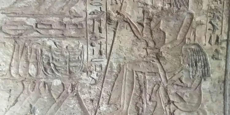 مصر تكشف عن 3 مقابر صخرية نادرة في سقارة تعود لعصر الدولة الحديثة