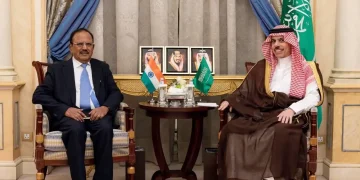 وزير الخارجية يستقبل مستشار الأمن الوطني الهندي في الرياض