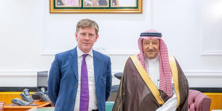 نائب وزير الخارجية يبحث مع الممثل البريطاني الخاص مستجدات الأزمة السودانية
