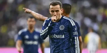 الأهلي يتقدم بعرض 35 مليون يورو لضم جناح فنربخشة أكتوركوغلو