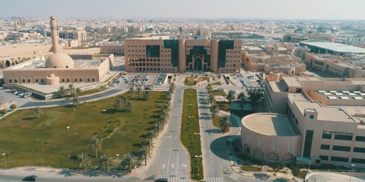 جامعة الملك فيصل تفتح التقديم في 21 دبلوماً مهنياً بالكلية التطبيقية