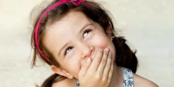 الحازوقة: أسبابها وأبسط الطرق المنزلية للتخلص منها