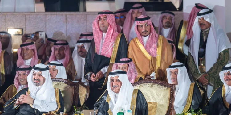 أمير تبوك يُشرّف حفل أهالي المنطقة احتفاءً بعودته من رحلته العلاجية