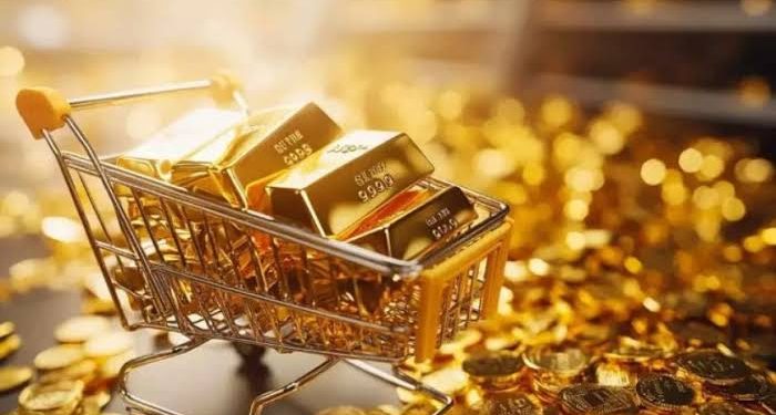 الذهب يرتفع مع تراجع النفط وترقّب قرارات الفائدة الأمريكية