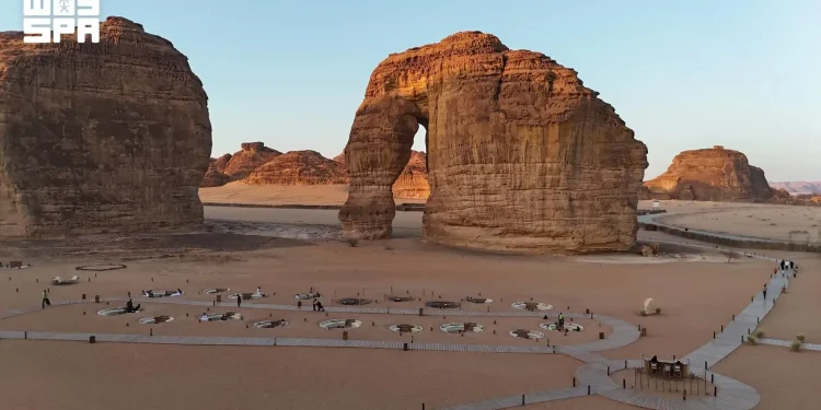 صخرة الفيل بالعلا.. وجهة صيفية تجمع الطبيعة والتجارب المتنوعة