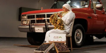 موسم تمور المدينة يستقطب الزوار بمعرض فني و36 عملاً إبداعياً