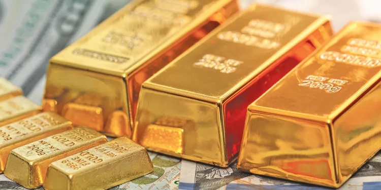 الذهب يتراجع 0.7% مع ارتفاع الدولار ويستقر عند 4044 دولاراً