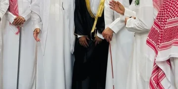 حفل زفاف يجمع الأهل والأصدقاء في محافظة بارق وسط أجواء تراثية