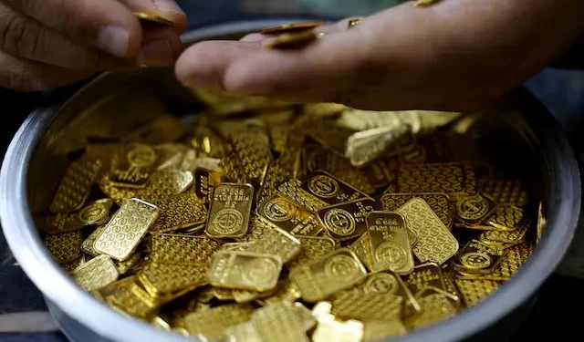 الذهب يقفز 1.2% فوق 4076 دولاراً بعد تثبيت الفيدرالي أسعار الفائدة