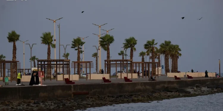 شواطئ جازان وجهة صيفية تستقطب المتنزهين بمرافق متكاملة