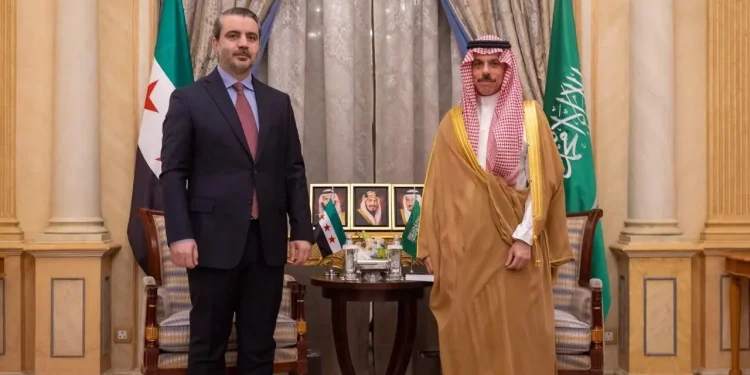 فصيل بن فرحان يستعرض العلاقات الثنائية مع نظيره السوري