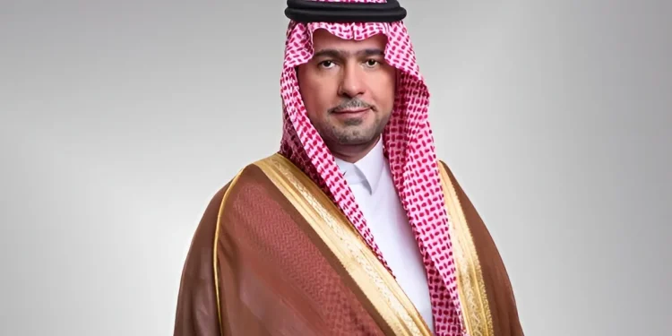 وزير البلديات والإسكان يوقع عقد مشروع النظافة بالقريات والقرى التابعة لها بـ116 مليون ريال