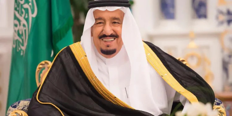 الملك سلمان يوافق على منح وسام الملك عبدالعزيز لـ200 متبرع بأعضائهم