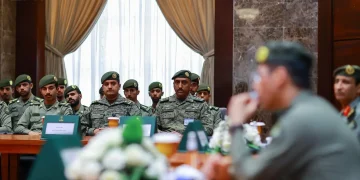 المدير للعام للجوازات يلتقي خريجي الدورة الرابعة ويؤكد أهمية التدريب المهني