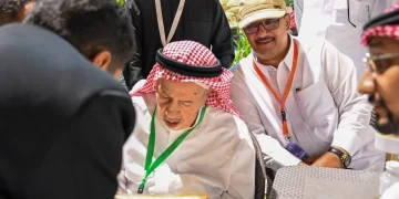 خطاط المصحف الشريف عثمان طه: ملتقى «عرش الحرف» بيئة إبداعية لصون الخط العربي