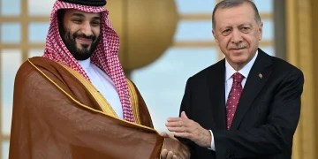 أردوغان يغادر أنقرة متوجهاً إلى جدة.. وقمة الدفاع الثلاثية تنعقد اليوم برئاسة ولي العهد
