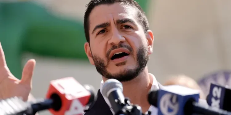 «لولا الهجرة لكنت سائق تاكسي».. تصريحات مرشح الشيوخ الأميركي عبدالرحمن السيد تشعل غضباً في مصر