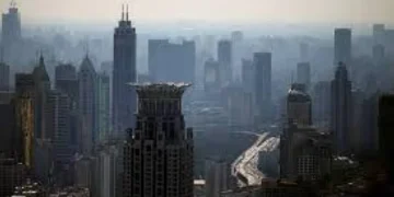 الصين تغلق مدارس ومواقع سياحية استعداداً لإعصار دولفين
