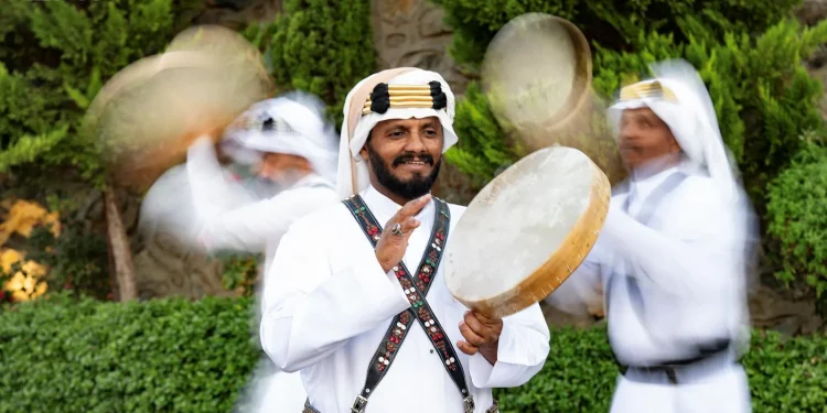 «المجرور».. فن الطائف العريق يتجدد في المهرجانات ويأسر الزوار