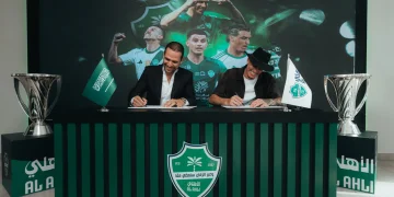 الأهلي يمدد عقد مدافعه البرازيلي روجر إيبانيز حتى 2030