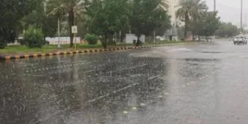 أمطار ورياح نشطة وصواعق رعدية تضرب الرياض ومحافظاتها حتى الثامنة مساءً