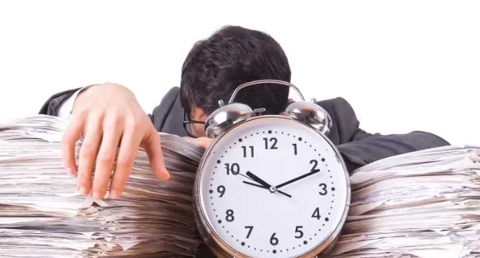 أسرّة في الشوارع وسباق بيجامات.. «اليوم العالمي للكسل» يحتفي بفن عدم فعل أي شيء