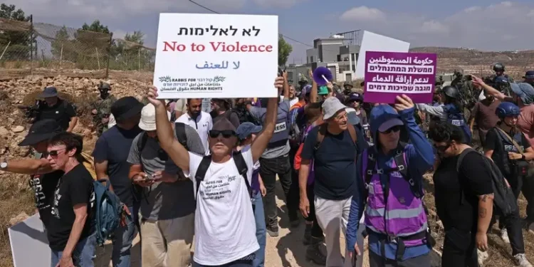 واشنطن تطالب “نتنياهو” بإدانة حصار المستوطنين لمنازل فلسطينيين في قصرة