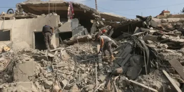 11 قتيلًا و19 مصابًا في غارات إسرائيلية دامية على جنوب لبنان