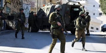 إصابة فلسطينيين برصاص الاحتلال خلال اعتداءات في الخليل
