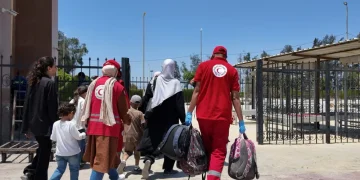 معبر رفح يستقبل الدفعة الـ75 من العائدين الفلسطينيين لغزة