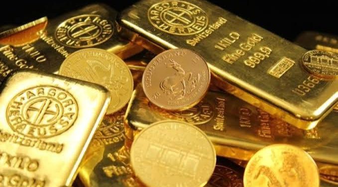الذهب يقفز 1.2% إلى 4426.52 دولاراً مع تراجع الدولار وتلاشي توقعات رفع الفائدة