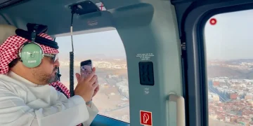 أمين جدة يتفقد جواً مشاريع المحافظة والمناطق العشوائية