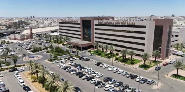مدينة الملك سلمان الطبية تنهي معاناة ستيني من تضخم البروستاتا بليزر «HoLEP»