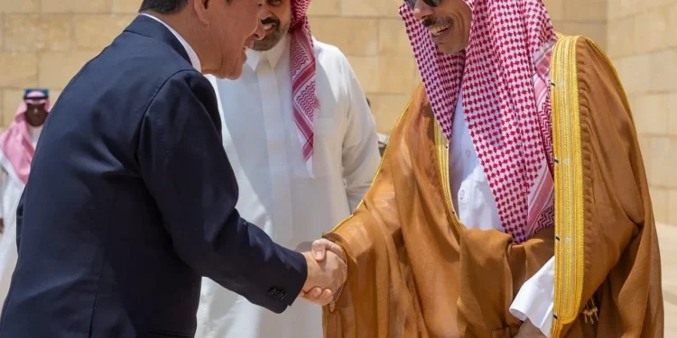 وزير الخارجية يعقد مع نظيره الياباني جلسة الحوار الإستراتيجي الثالثة في الرياض