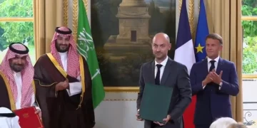 ولي العهد وماكرون يشهدان توقيع حزمة اتفاقيات سعودية فرنسية في قطاعات حيوية