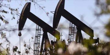 النفط يتراجع 3% إلى أدنى مستوى منذ 17 أغسطس