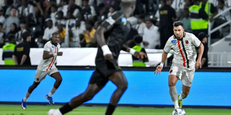 “كاراسكو” ينقذ الشباب من خسارة الرياض بتعادل مثير 3-3 في دوري روشن