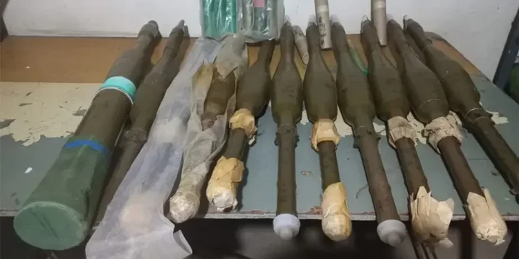الجيش اللبناني يضبط قذائف صاروخية مهرَّبة من سوريا ويوقف مواطناً سورياً