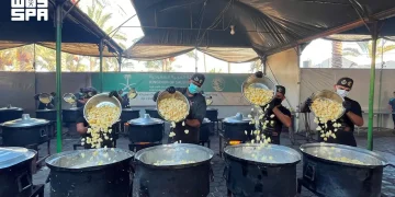 مركز الملك سلمان للإغاثة يوزّع 24,800 وجبة ساخنة في غزة