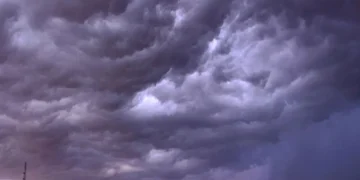 أمطار خفيفة ورياح نشطة على الرياض اليوم حتى المساء