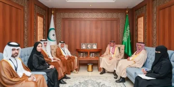 “الخريجي” يعقد لقاءات ثنائية مع وزراء قطر والسودان وفلسطين على هامش اجتماع التعاون الإسلامي في جدة