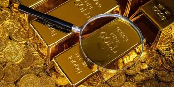 الذهب يتراجع بعد ذروة 3 أشهر والفضة والبلاتين يرتفعان
