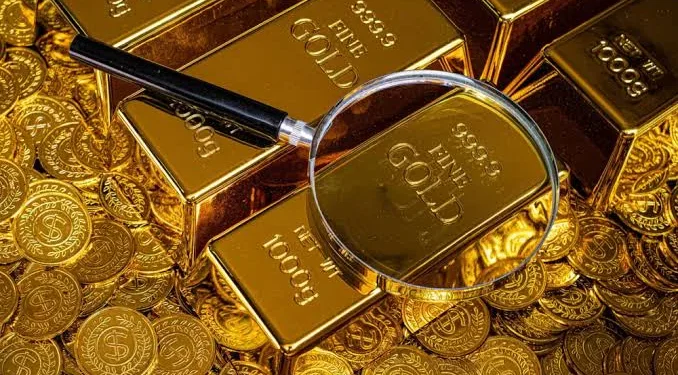الذهب يتراجع بعد ذروة 3 أشهر والفضة والبلاتين يرتفعان