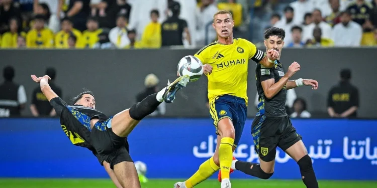 النصر يقلب الطاولة على التعاون ويحافظ على صدارة دوري روشن