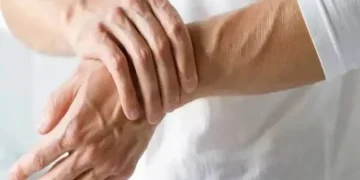 استشاري قلب يحذر: التهاب الروماتويد النشط يرفع مخاطر مضاعفات القلب 60%