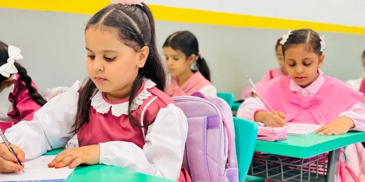 700 ألف طالب وطالبة ينتظمون في 2862 مدرسة بجدة ورابغ وخليص والكامل
