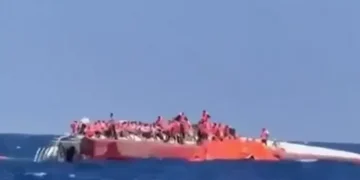 مصرع 8 أشخاص وفقدان 17 في غرق عبارة قبالة سواحل شمال قبرص