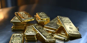 الذهب يتراجع 0.4% مع مخاوف التضخم ورهانات رفع الفائدة الأمريكية