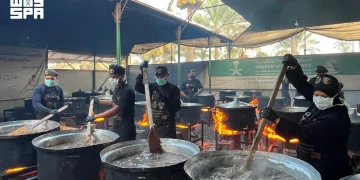 سلمان للإغاثة يوزع 24,500 وجبة غذائية ساخنة في وسط قطاع غزة وجنوبه​​​​