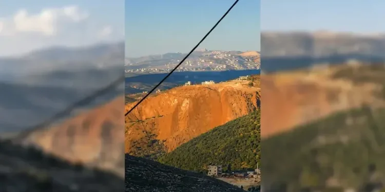 تفجيرات إسرائيلية متتالية تُسقط جزءاً من جبل القنطرة جنوب لبنان
